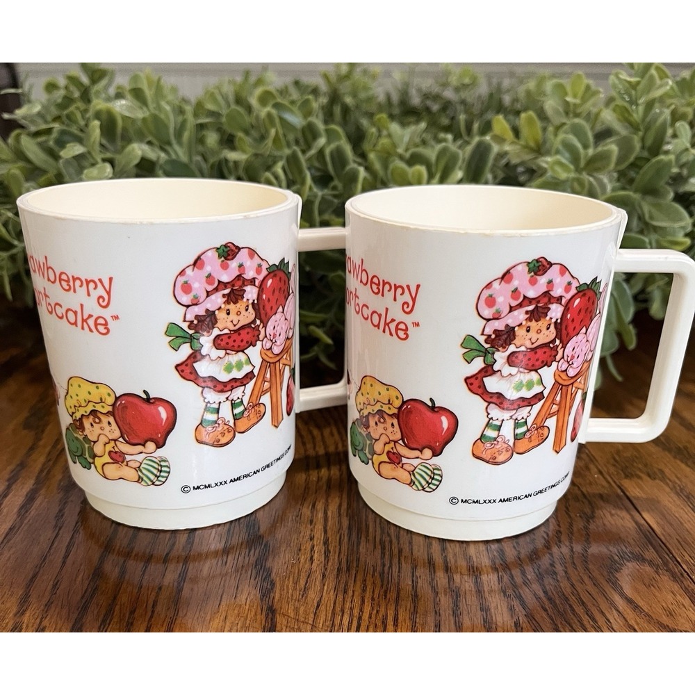 Vintage 1980 Strawberry Shortcake Plastic Cup Mug American Greetings Deka